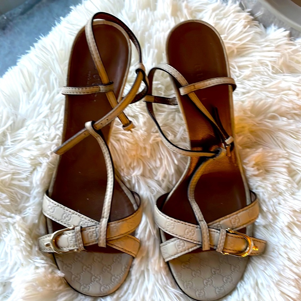 Gucci Guccissima leather embossed strap sandals Size 7